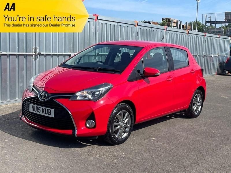 Red Used 2015 Toyota Yaris Hatchback | £6,995 (Fair price) - Image 1/3
