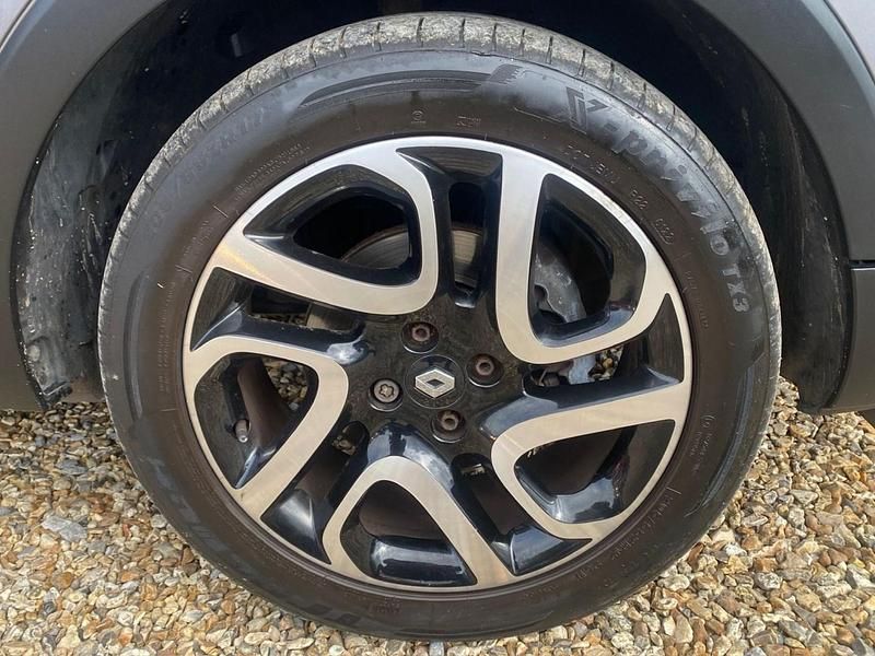 Used Renault Captur Dynamique 90 HP (66 kW) 2015 Grey/black SUV