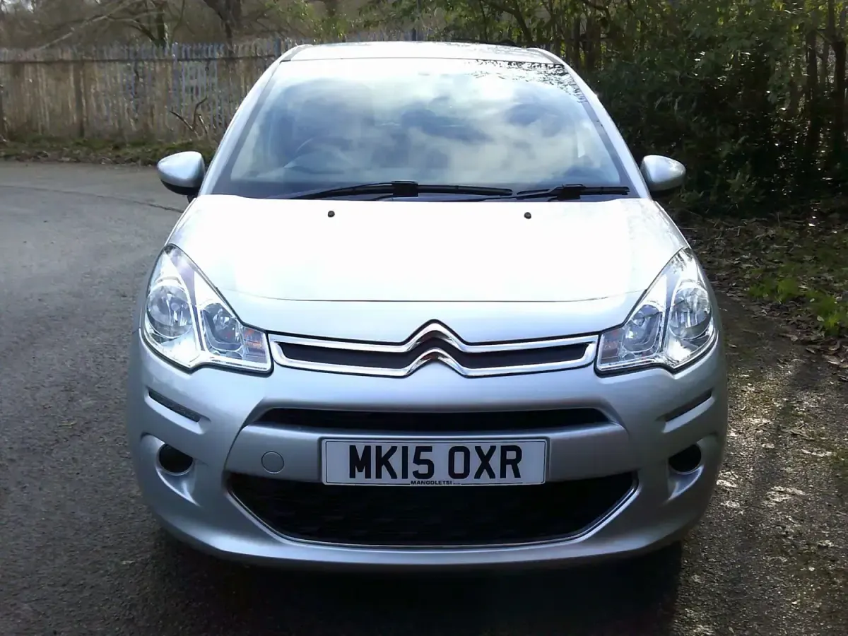 Usado Citroën C3 PureTech 68 CV (50 kW) 2015 Plateado Utilitario