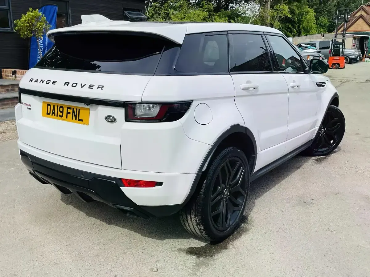 Used Land Rover Range Rover evoque HSE Dynamic 2019 White SUV