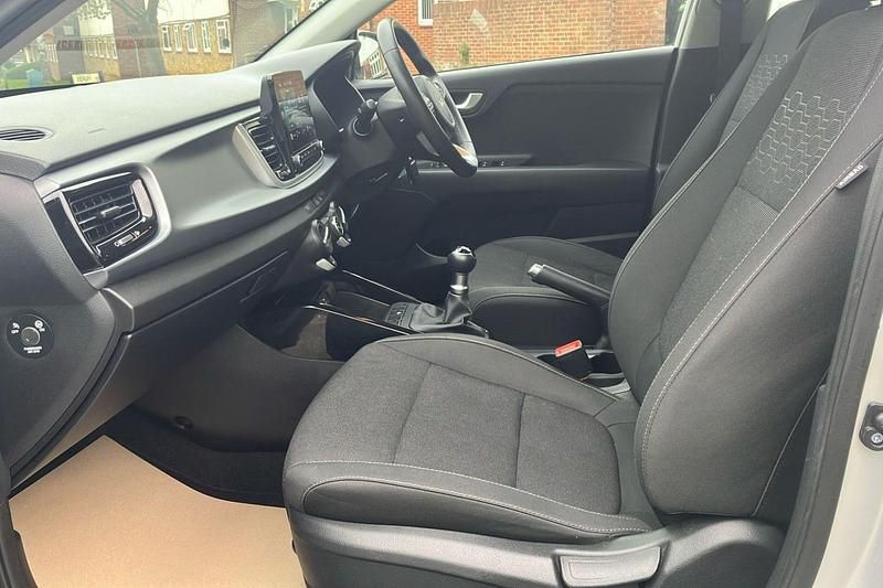 Used Kia Rio 83 HP (61 kW) 2023 Silver Hatchback