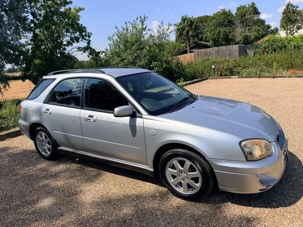 Used Subaru Impreza Sport 125 HP (91 kW) 2004 Silver Hatchback