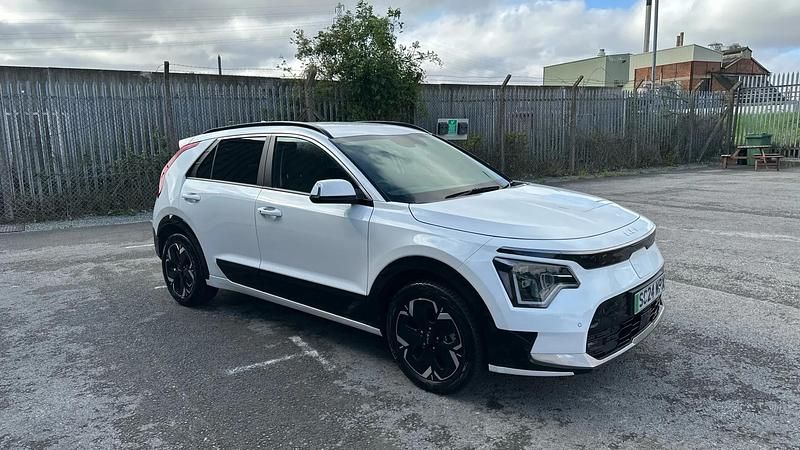 White Used 2024 Kia e-Niro 3 SUV | £23,698 (Expensive) - Image 1/3