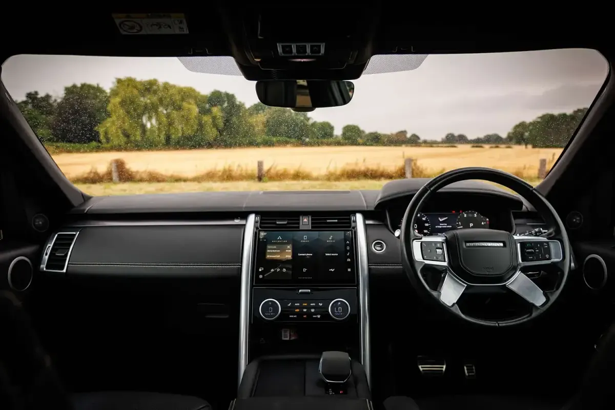 Used Land Rover Discovery S 296 HP (217 kW) 2023 Black SUV