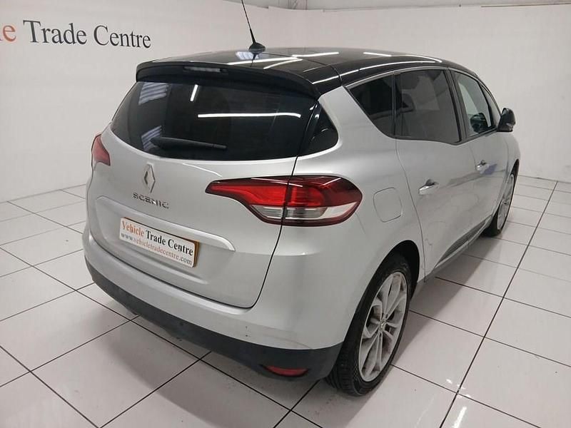 Used Renault Scénic IV Iconic 120 HP (88 kW) 2019 Silver MPV