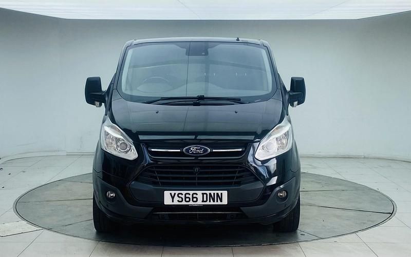 Usado Ford Transit Custom Limited 130 CV (95 kW) 2016 Negro Van
