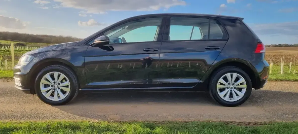 Usado VW Golf VII SE 2017 Preto Citadino