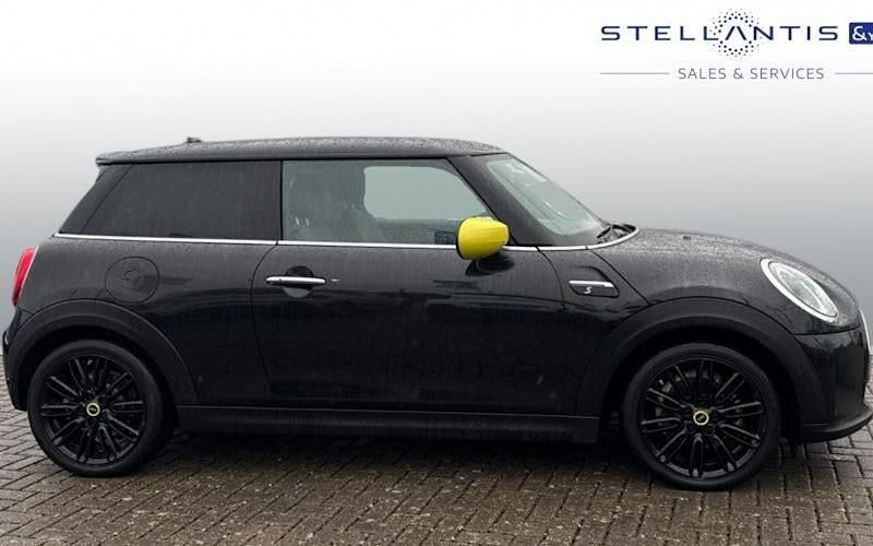 Used Mini Cooper Level 2 135 kW (184 HP) 2023 Hatchback