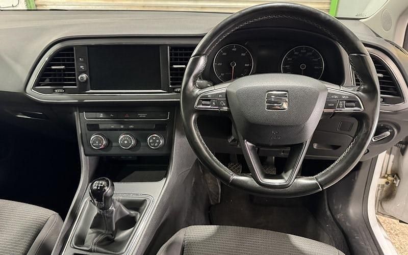 Used Seat Leon SE Dynamic 116 HP (85 kW) 2019 Estate