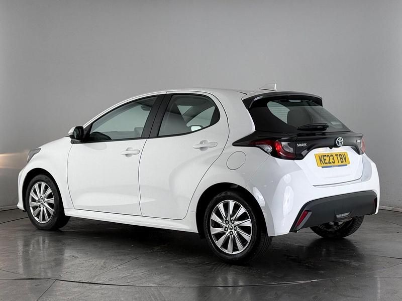 Used Toyota Yaris Hybrid 2023 White Hatchback