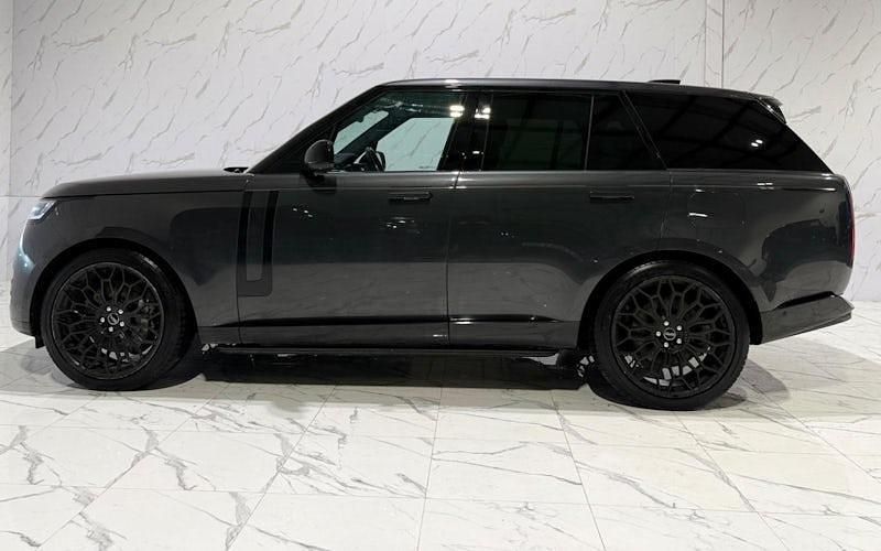 Used Land Rover Range Rover SE 441 HP (324 kW) 2023 SUV