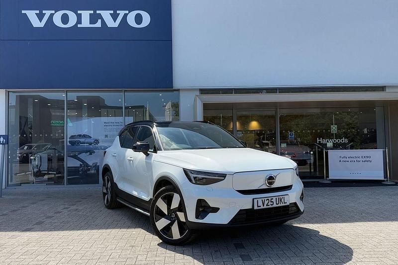 White New 2025 Volvo EX40 Ultra SUV | £42,890 (Super price) - Image 1/4