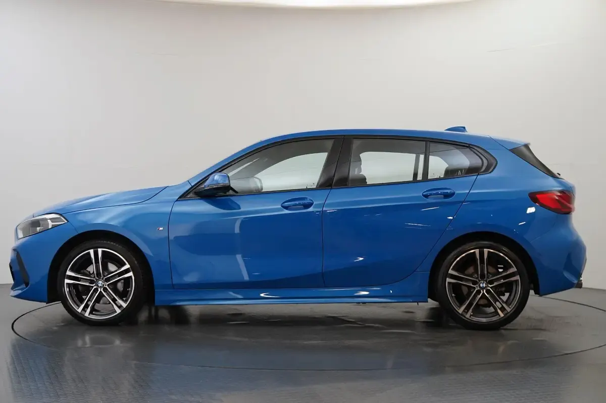 Used BMW 118 M Sport 134 HP (98 kW) 2023 Blue Hatchback