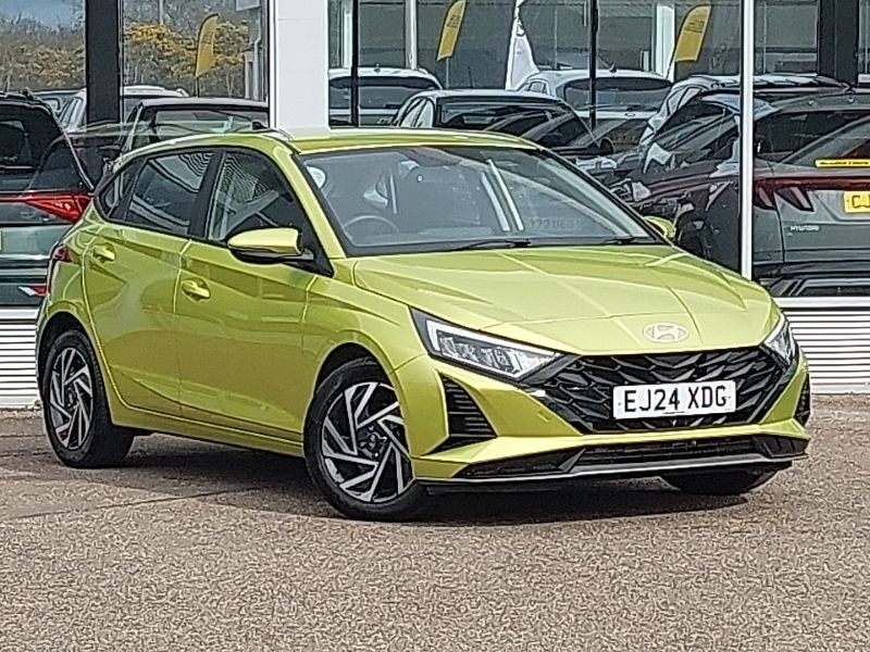 Yellow Used 2024 Hyundai i20 Advanced Hatchback | £15,998 (Fair price) - Image 1/4