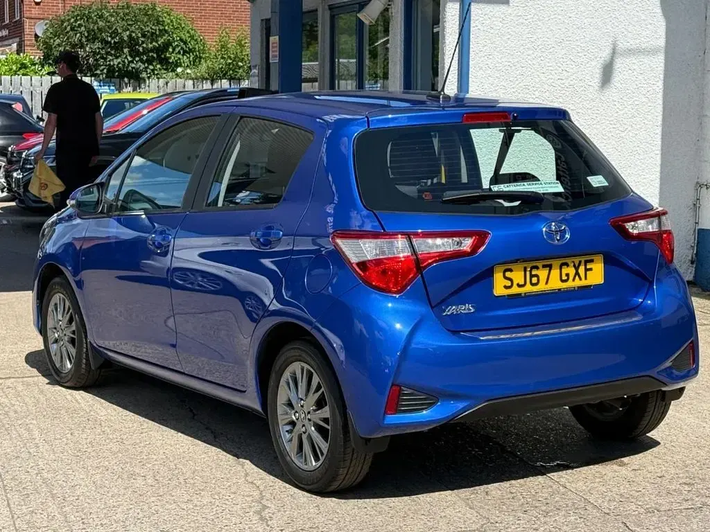 Used Toyota Yaris 2017 Blue Hatchback