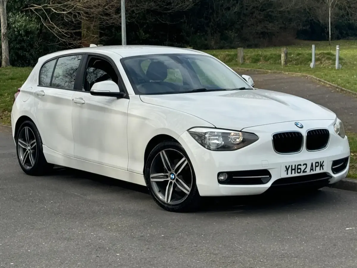 Used BMW 116 Sport Line 2012 White Hatchback