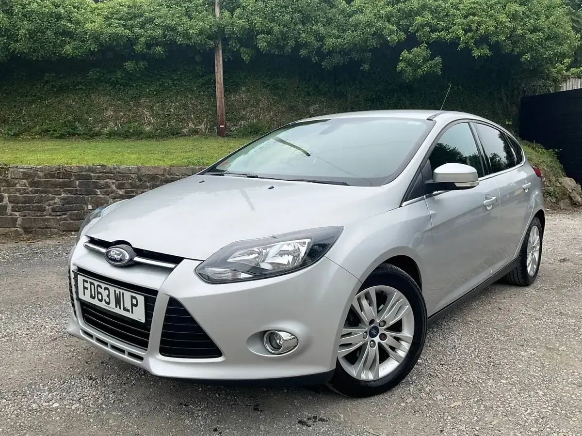Used Ford Focus Titanium 123 HP (90 kW) 2014 Silver Hatchback