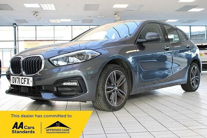 Used BMW 118 Sport Line 136 HP (100 kW) 2021 Grey Hatchback