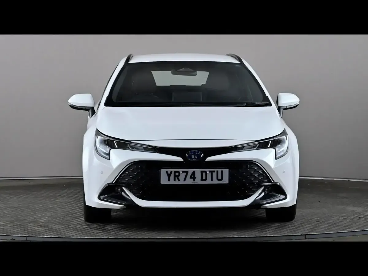 Used Toyota Corolla 2024 White Estate