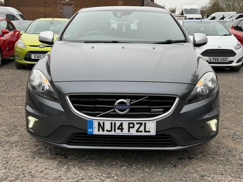 Used Volvo V40 R-Design 115 HP (84 kW) 2014 Grey Hatchback