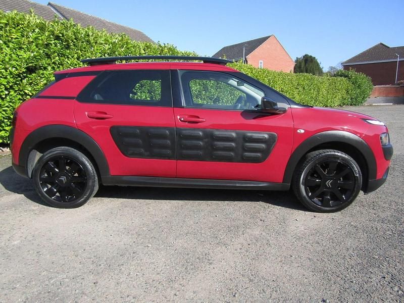 Used Citroën C4 Cactus Feel 2016 Red Hatchback