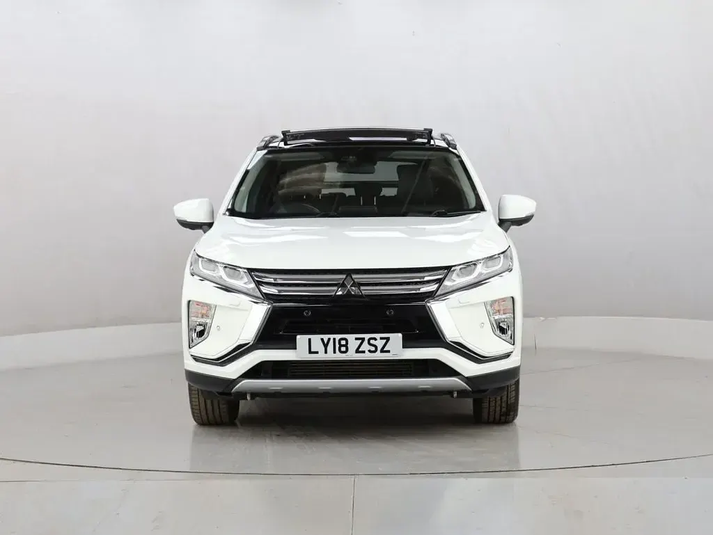 Used Mitsubishi Eclipse 163 HP (119 kW) 2018 White Hatchback