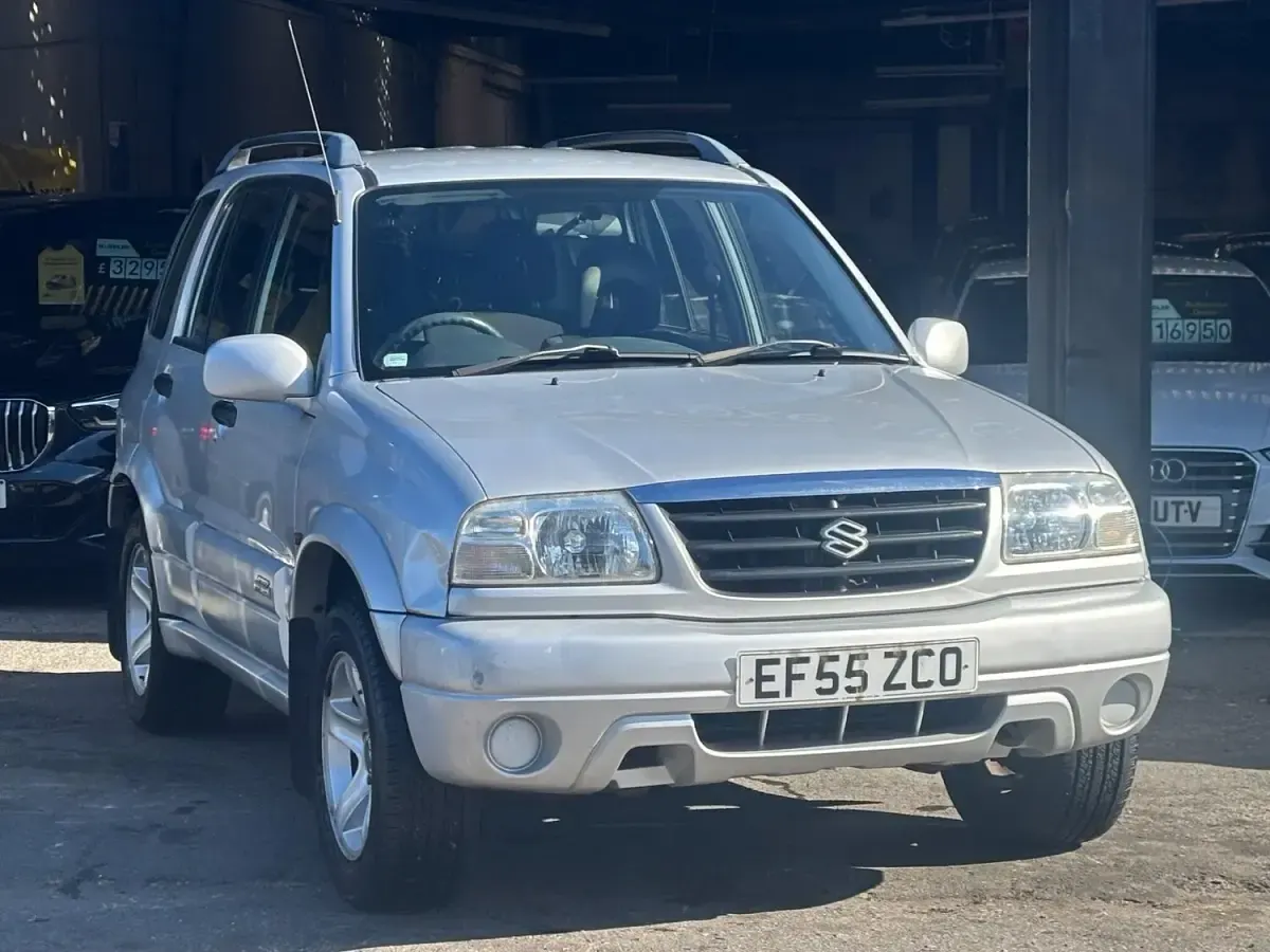 Used Suzuki Grand Vitara 140 HP (102 kW) 2005 Silver Estate