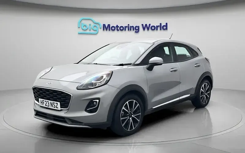 Käytetty Ford Puma Titanium 155 HP (114 kW) 2023 Hopea Katumaasturi