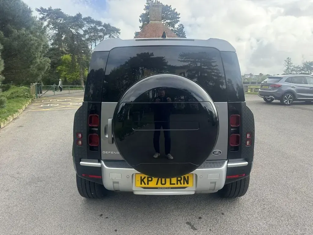 Used Land Rover Defender HSE 250 HP (183 kW) 2021 Grey SUV