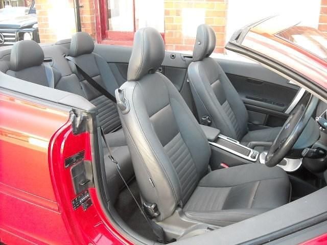 Used Volvo C70 SE 150 HP (110 kW) 2010 Red Cabriolet