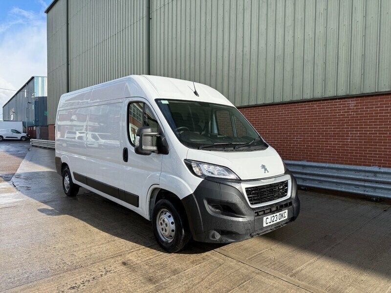 White Used 2023 Peugeot Boxer Premium Van | £12,999 (Super price) - Image 1/4