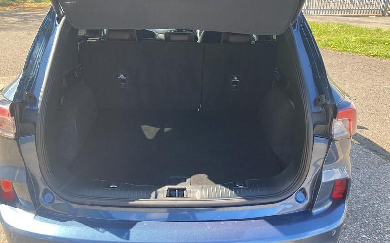 Second-hand Ford Kuga ST-Line 150 CP (110 kW) 2023 Albastru SUV