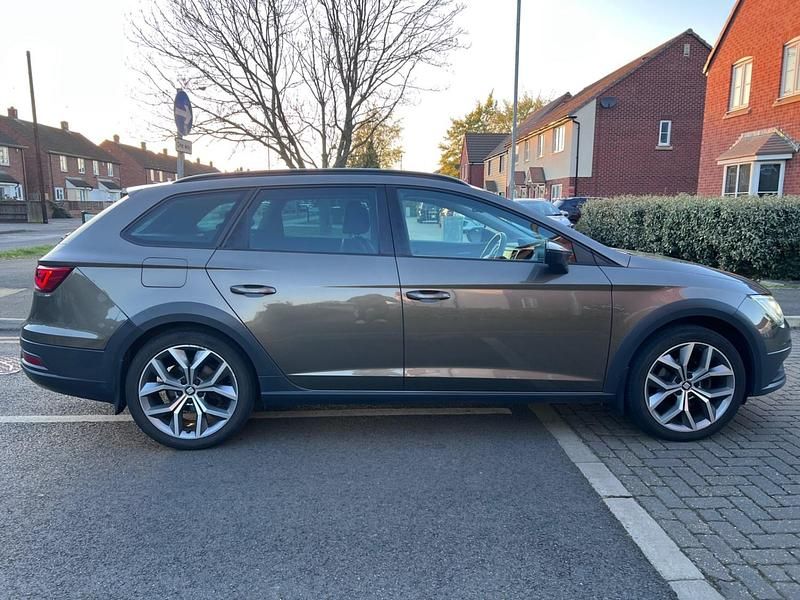 Used Seat Leon SE Technology 150 HP (110 kW) 2014 Brown Estate