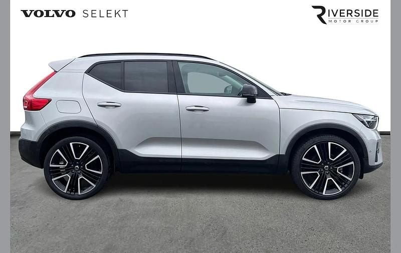 Usado Volvo XC40 Ultra 197 CV (144 kW) 2025 Plateado SUV