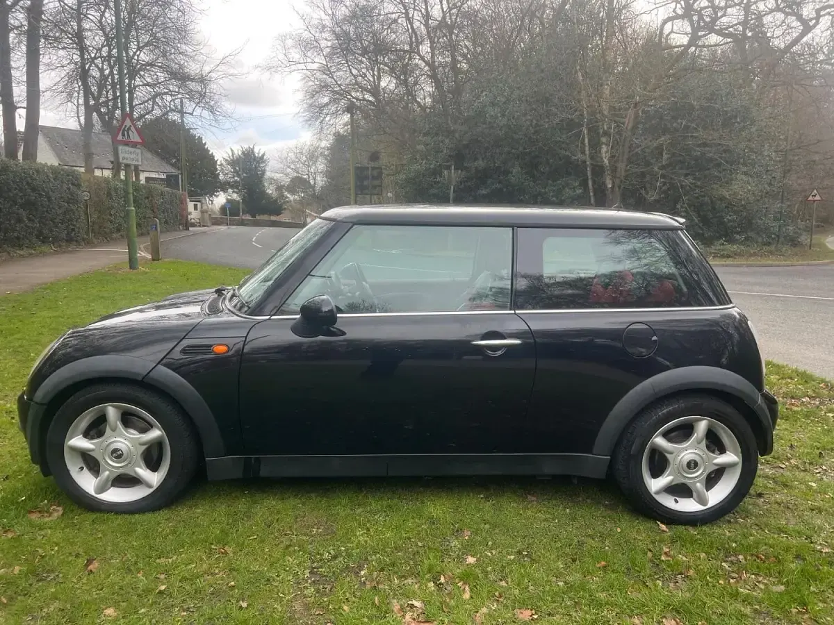 Used Mini Cooper Hatch 2003 Black Hatchback