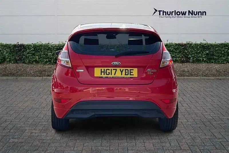 Usado Ford Fiesta ST-Line 140 HP (102 kW) 2017 Vermelho Citadino
