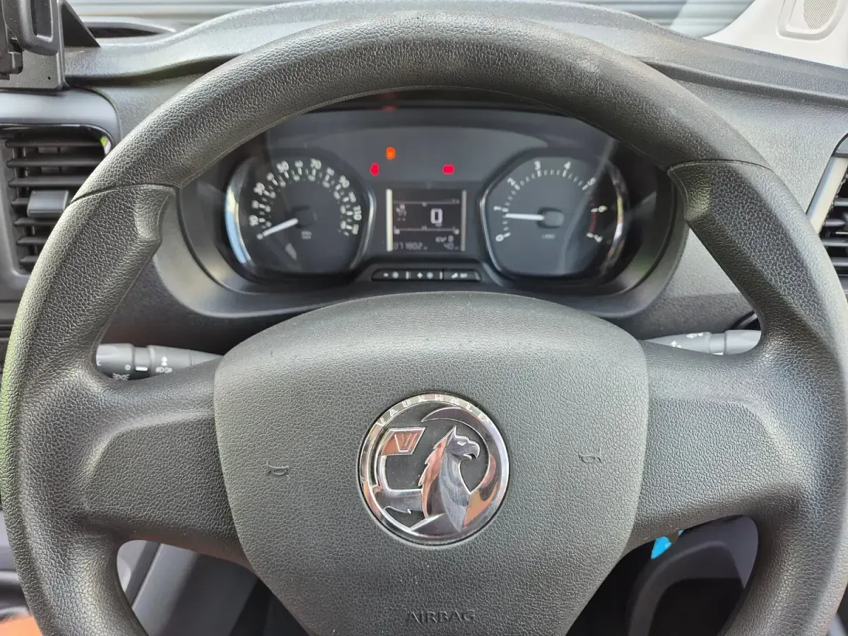 Used Vauxhall Vivaro Edition 100 HP (73 kW) 2019 White MPV