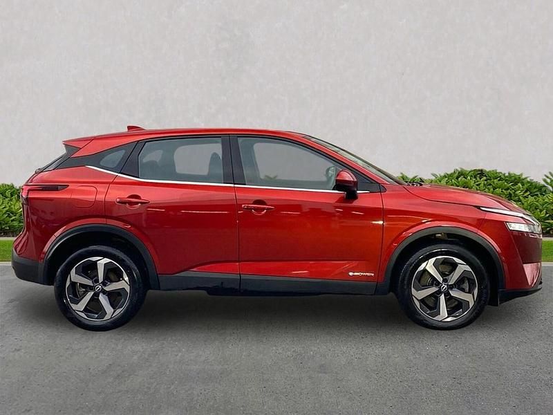Used Nissan Qashqai Acenta Premium 190 HP (139 kW) 2022 Red SUV