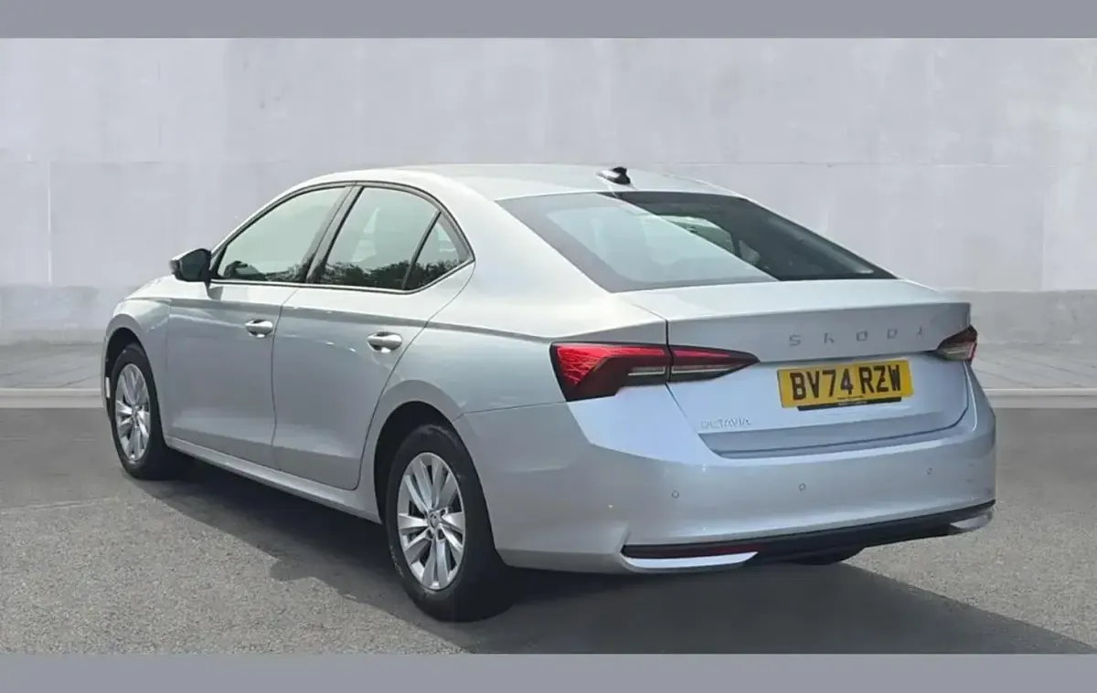 Used Skoda Octavia SE Technology 113 HP (83 kW) 2024 Silver Hatchback