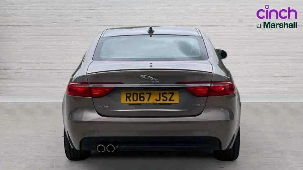 Second-hand Jaguar XF R-Sport 180 CP (132 kW) 2017 Maro Berlinǎ