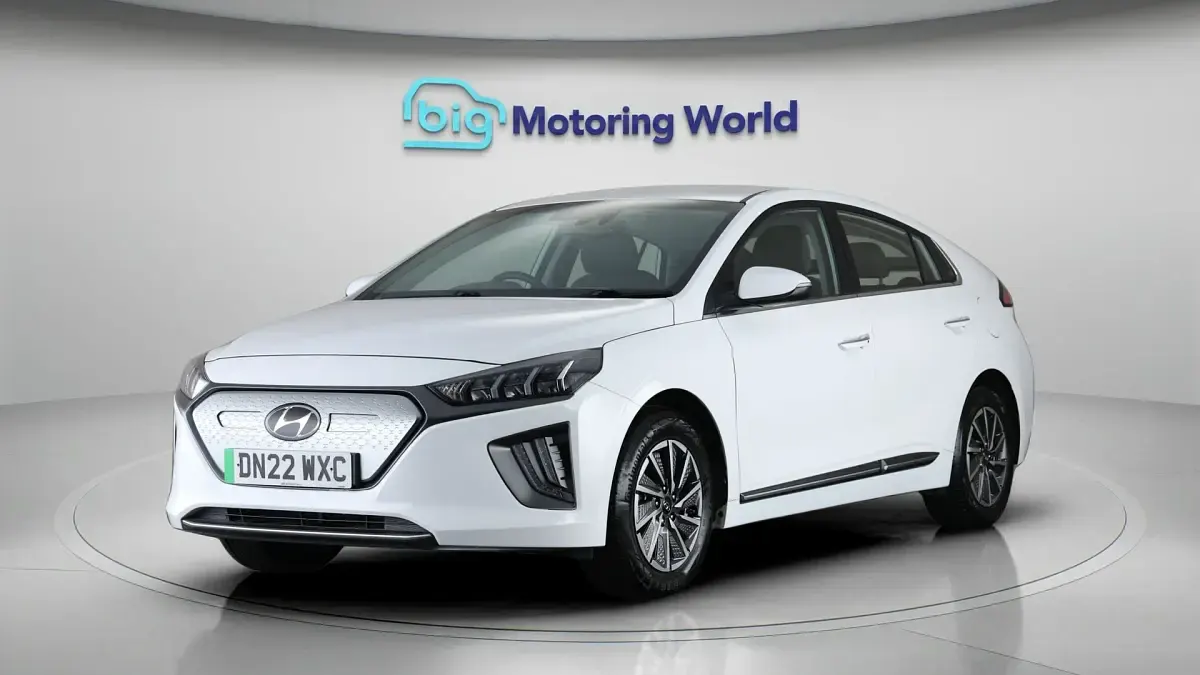 Used Hyundai Ioniq Premium 100 kW (136 HP) 2022 White Hatchback