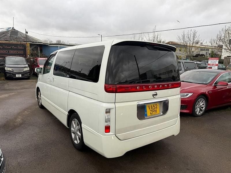 Used Nissan Elgrand 2002 White MPV