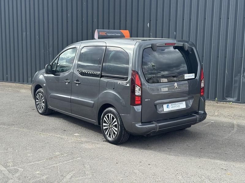 Used Peugeot TePee Active 2016 Grey MPV