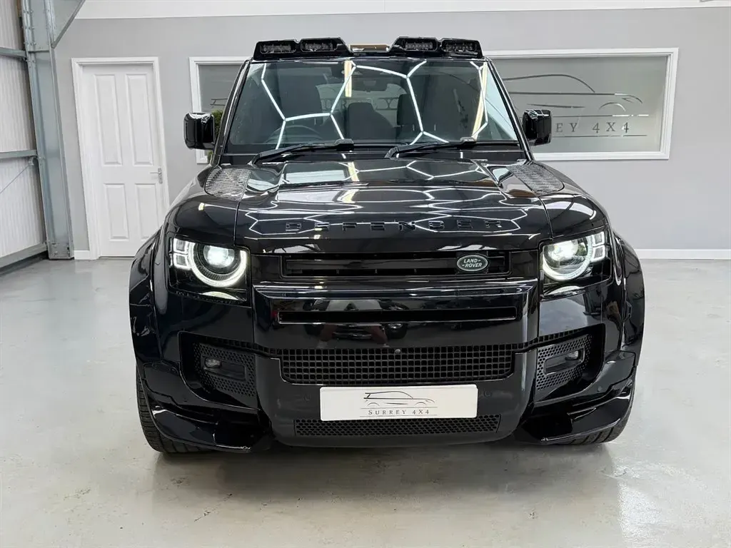 Używany Land Rover Defender 2022 Czarny SUV