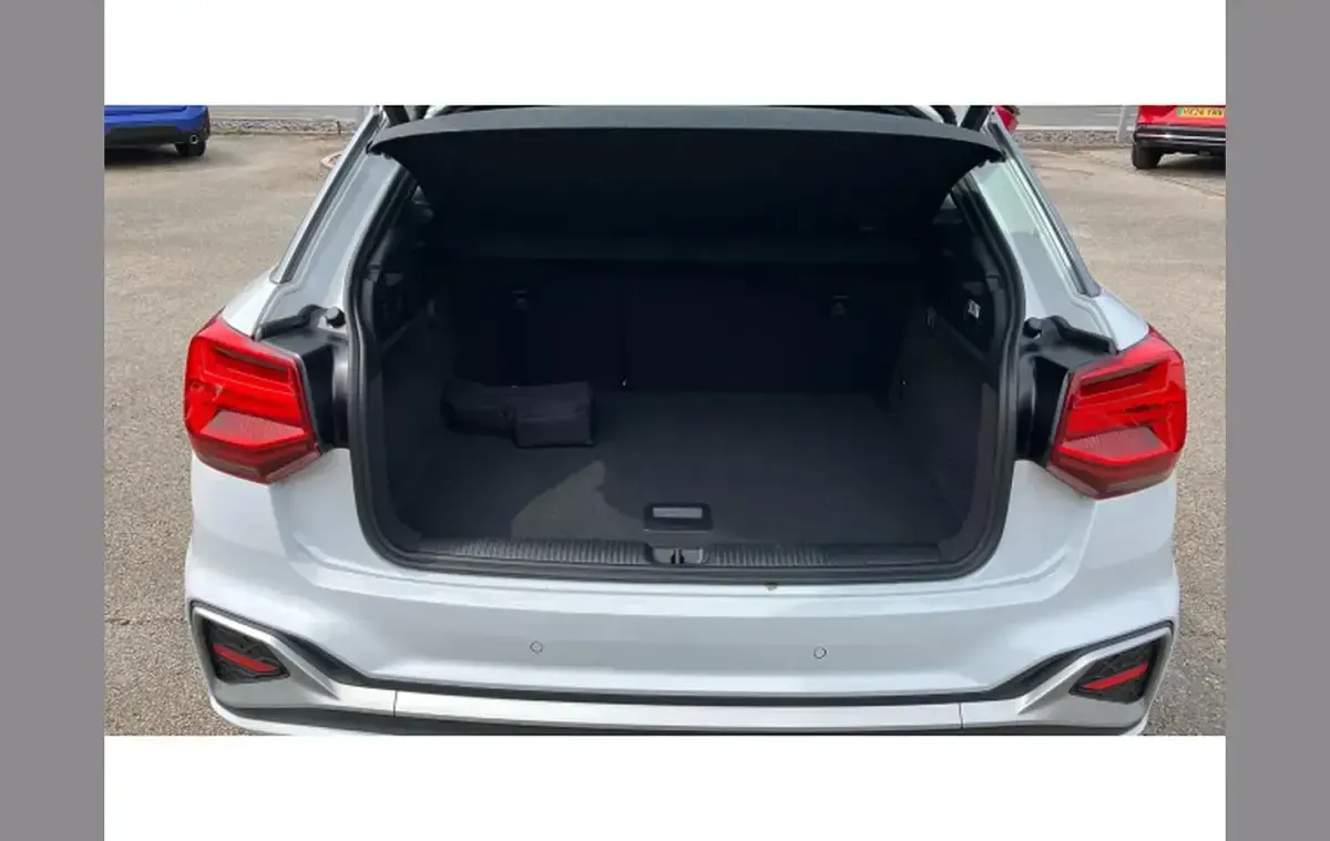 Used Audi Q2 S-Line 190 HP (139 kW) 2023 White SUV