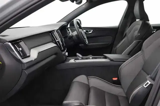 Used Volvo XC60 Plus 247 HP (181 kW) 2024 SUV