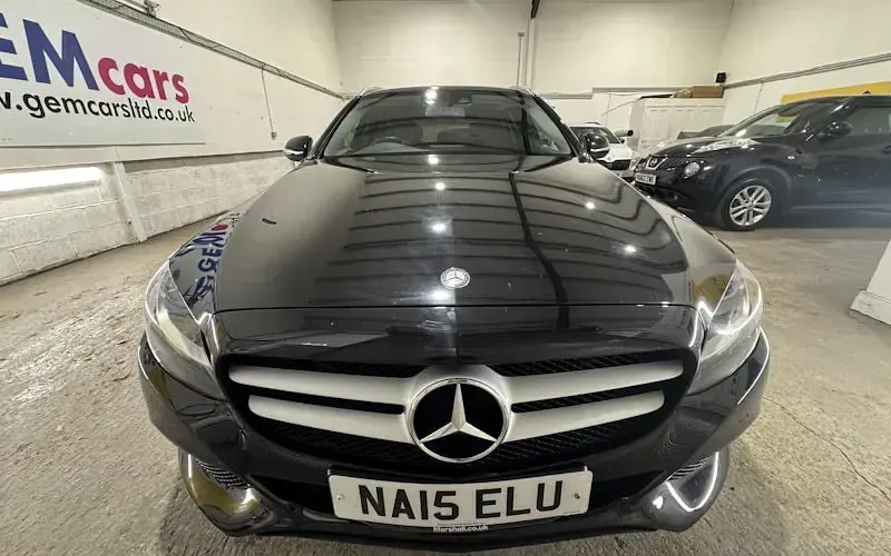 Usado Mercedes C220 Executive 170 HP (125 kW) 2015 Preto Carrinha