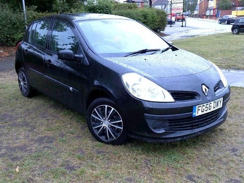 Black Used 2006 Renault Clio II Expression Hatchback | £795 (Good price) - Image 1/4