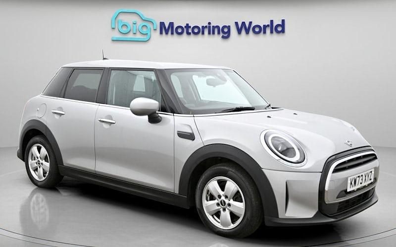 Usado Mini Cooper Classic 136 HP (100 kW) 2022 Citadino