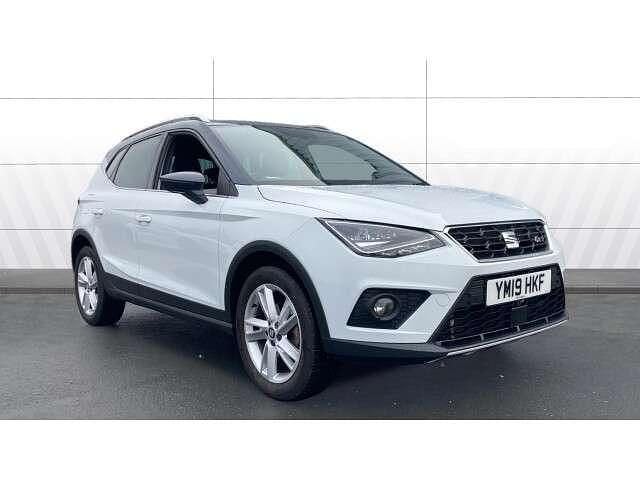 White Used 2019 Seat Arona FR SUV | £11,465 (Fair price) - Image 1/4